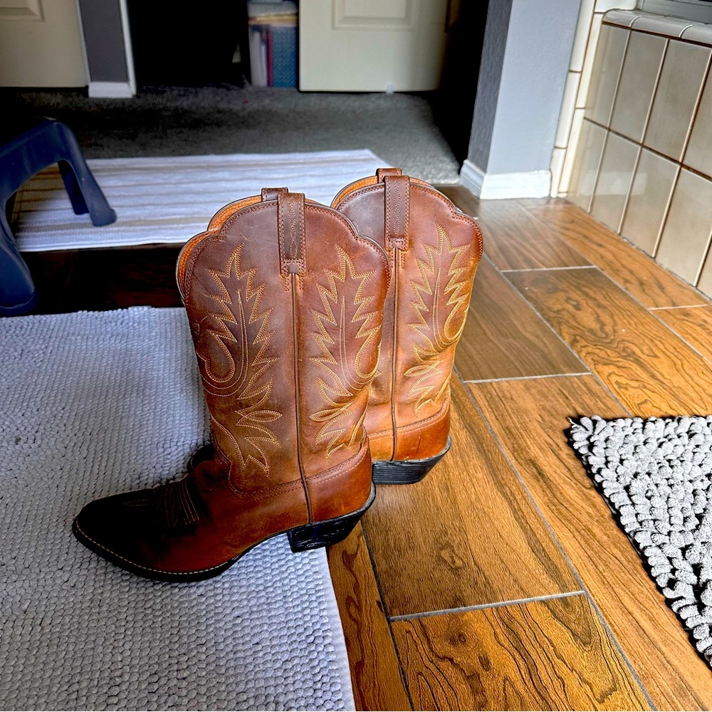 Ariat cowboy boots